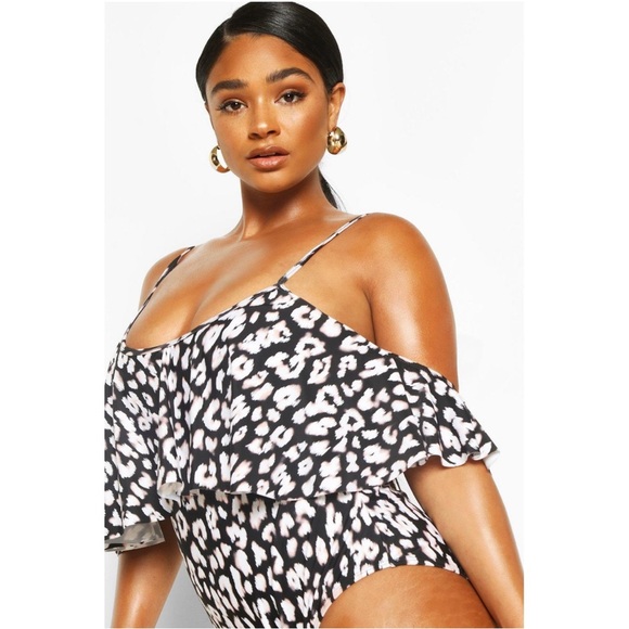 Boohoo Other - Boohoo Mono Leopard Drape Sleeve One Piece NWT